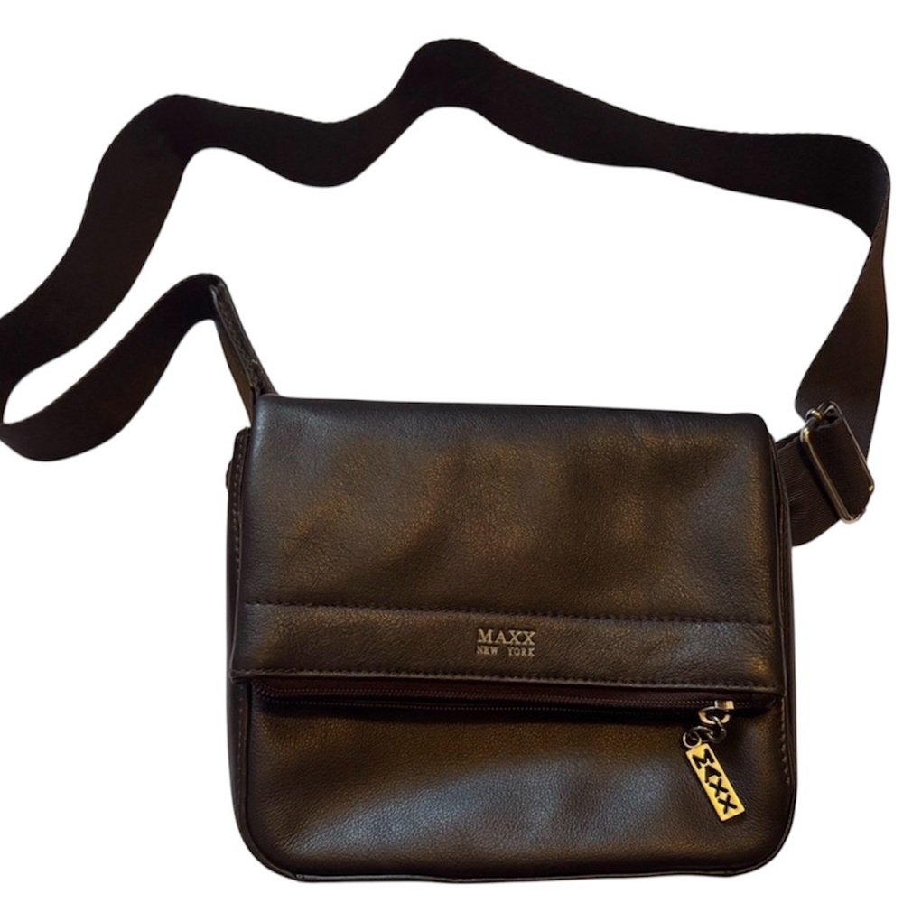 MAXX New York | Black Expandable Crossbody Satchel | Unisex Fashion Bag Purse